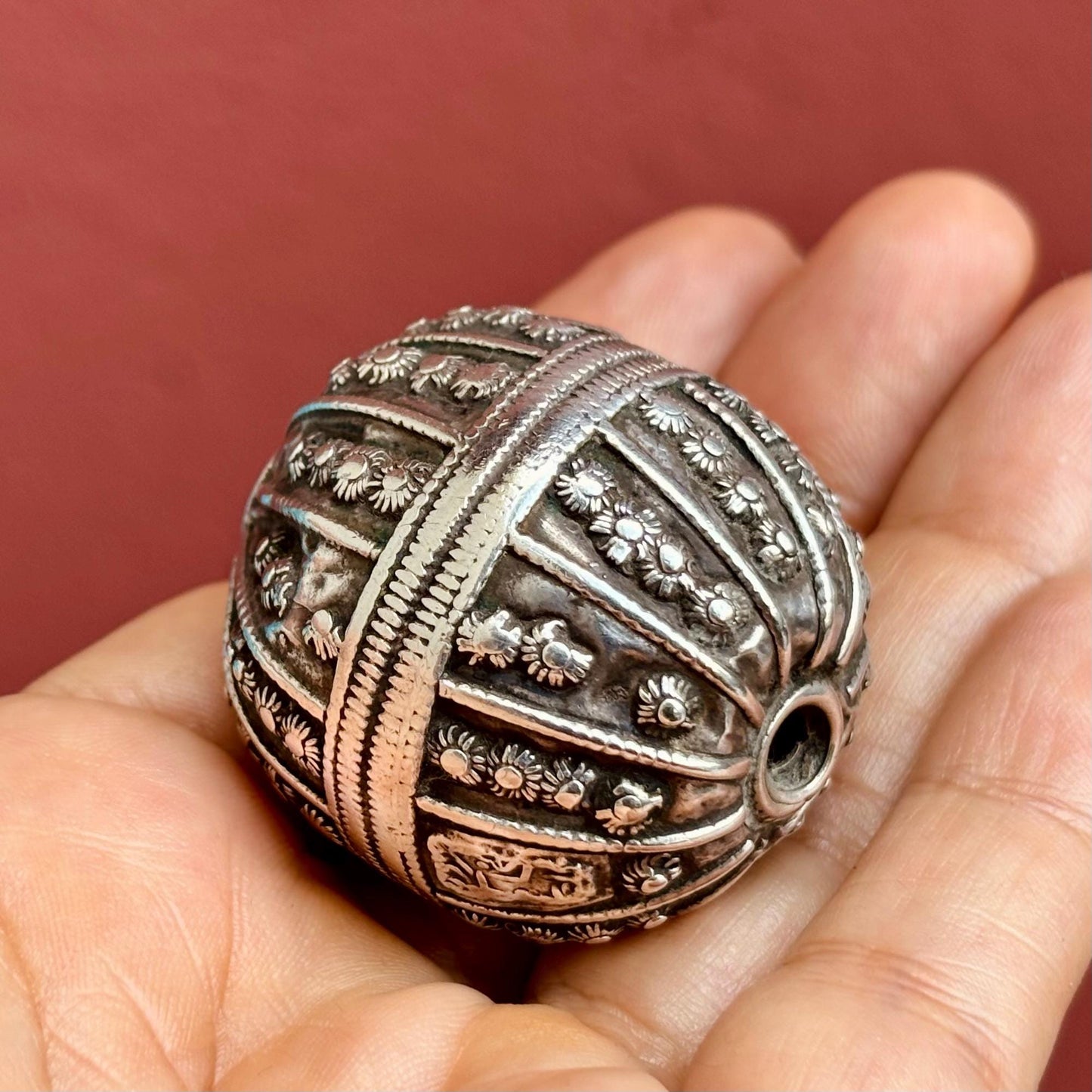 Große Perle Kugel Silber Jemen ethnisch tribal, Vintage-Arabische Perle Naher Osten, Antike Sammlerperle, Herstellung Schmuckkreation