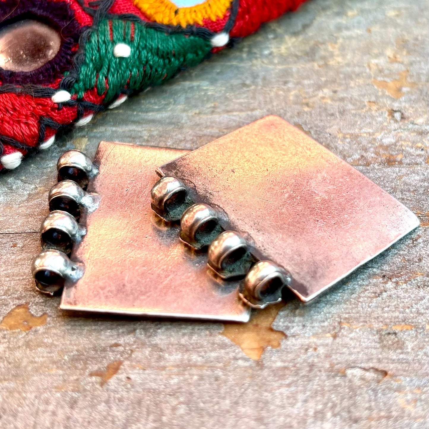 4 pendentifs tribal ethnique Turkmène Yomud, Pendentif rectangulaire ancien argent doré, Bijou asiatique oriental vintage, Antiquités Asie