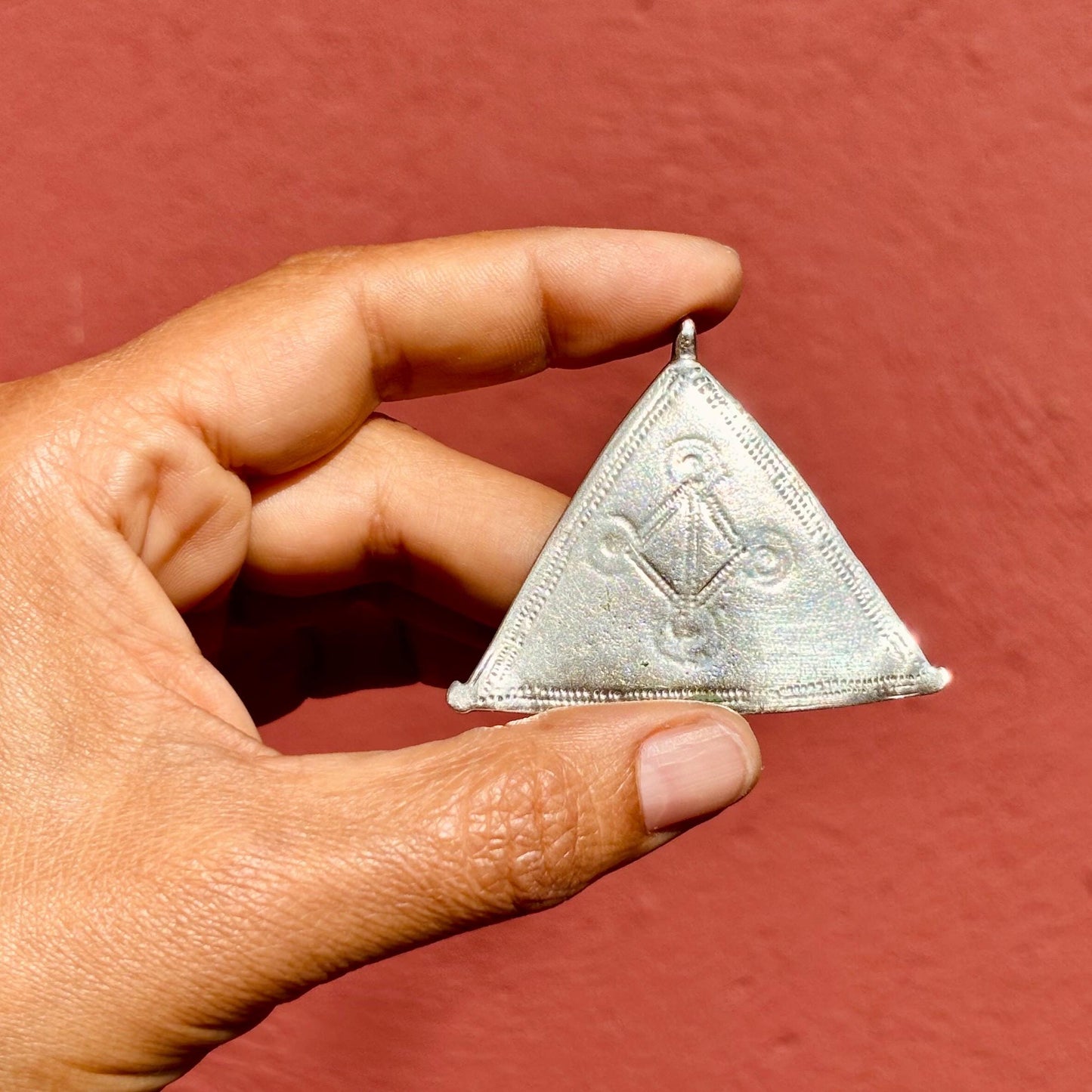 Pendentif triangle argent Berbère - Amulette protectrice du Sahara