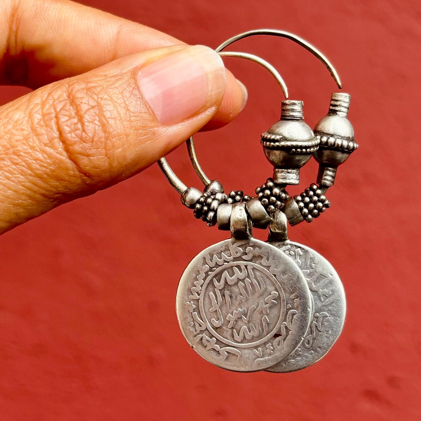 Anneaux argent ancien, Boucles d'oreille créole disque pièce Moghol antique, Bijou ethnique tribal, Style bohème oriental Asie, Cadeau femme