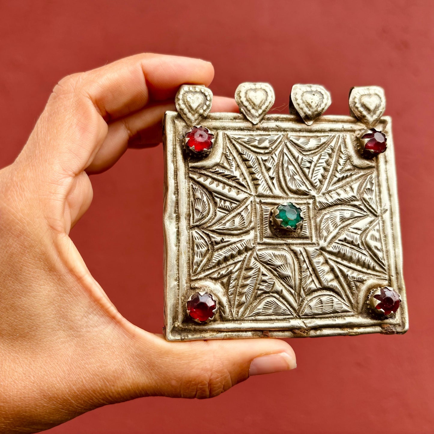 Pendentif tribal carré gravé, bijou ethnique Afghan danse orientale, Pendentif collier vintage Cachemire Bijou asiatique gypsy boho festival