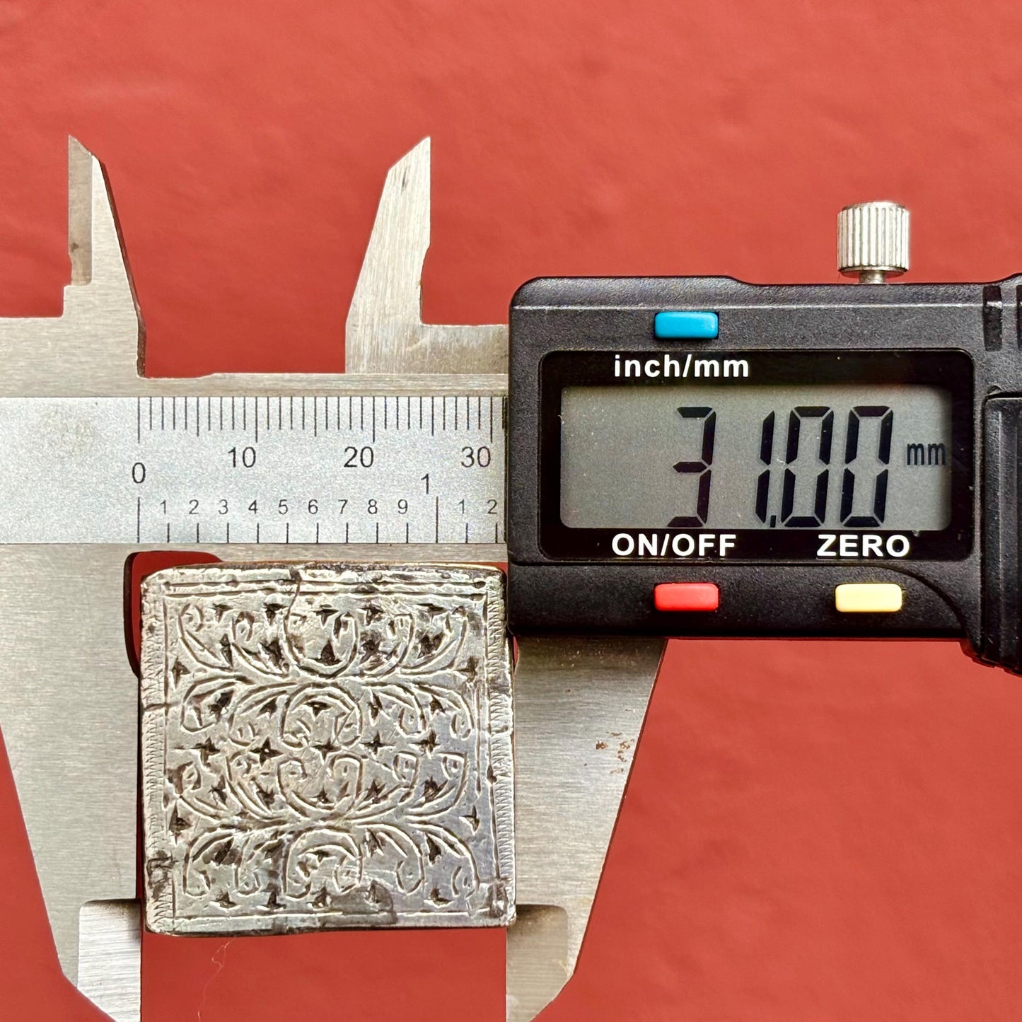 Berberische Amulett-Pendelleuchte aus nielliertem Silber, alter Talisman Schutz Maghreb Marokko rechteckig Kitab, ethnische antike Tribal-Schmuck