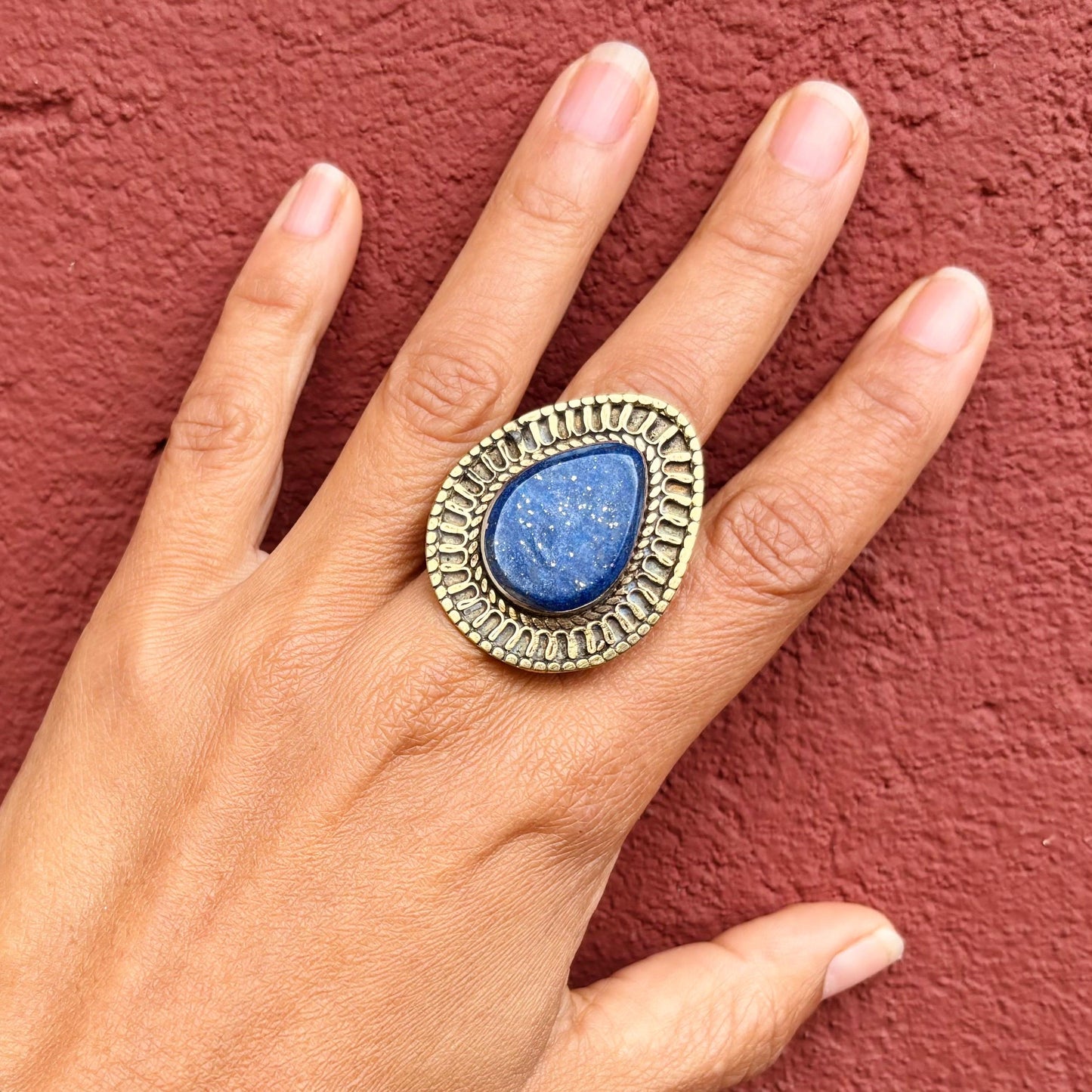 Bague lapis-lazuli tribale vintage, Grande bague orientale pierre bleue bohème gypsy boho, Bijoux ethniques anciens asiatiques Turkmène