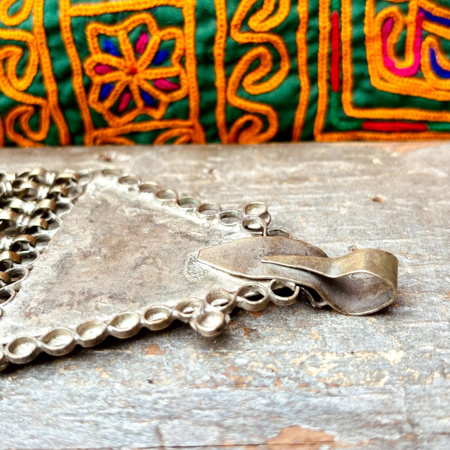 Pendentif Tribal Afghan Triangle Vintage - Ornement Kuchi Ethnique - Bijou Statement Danse Orientale