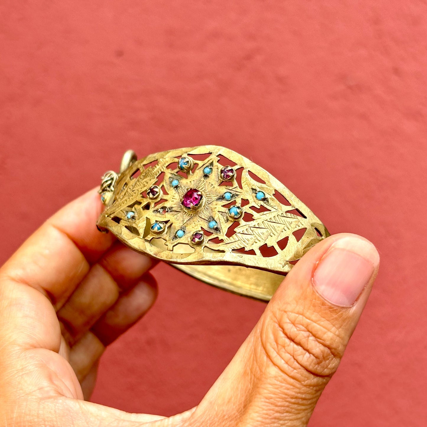 Bracelet doré vintage oriental boho articulé ajouré - Vieux bracelet métal afghan élégant Découvrez ce magnifique bracelet afghan