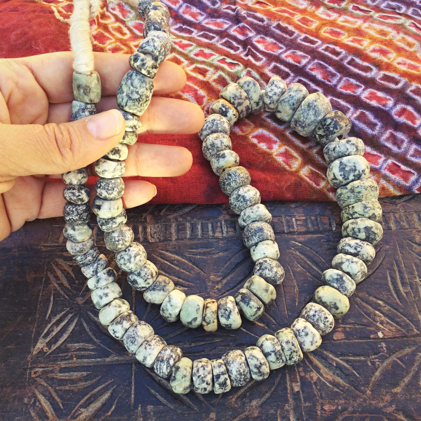 Perles fouilles Djenne Mali, Perles rondelle gneiss, Perles antiques granit, Perles de commerce africaines, Perles diorite anciennes