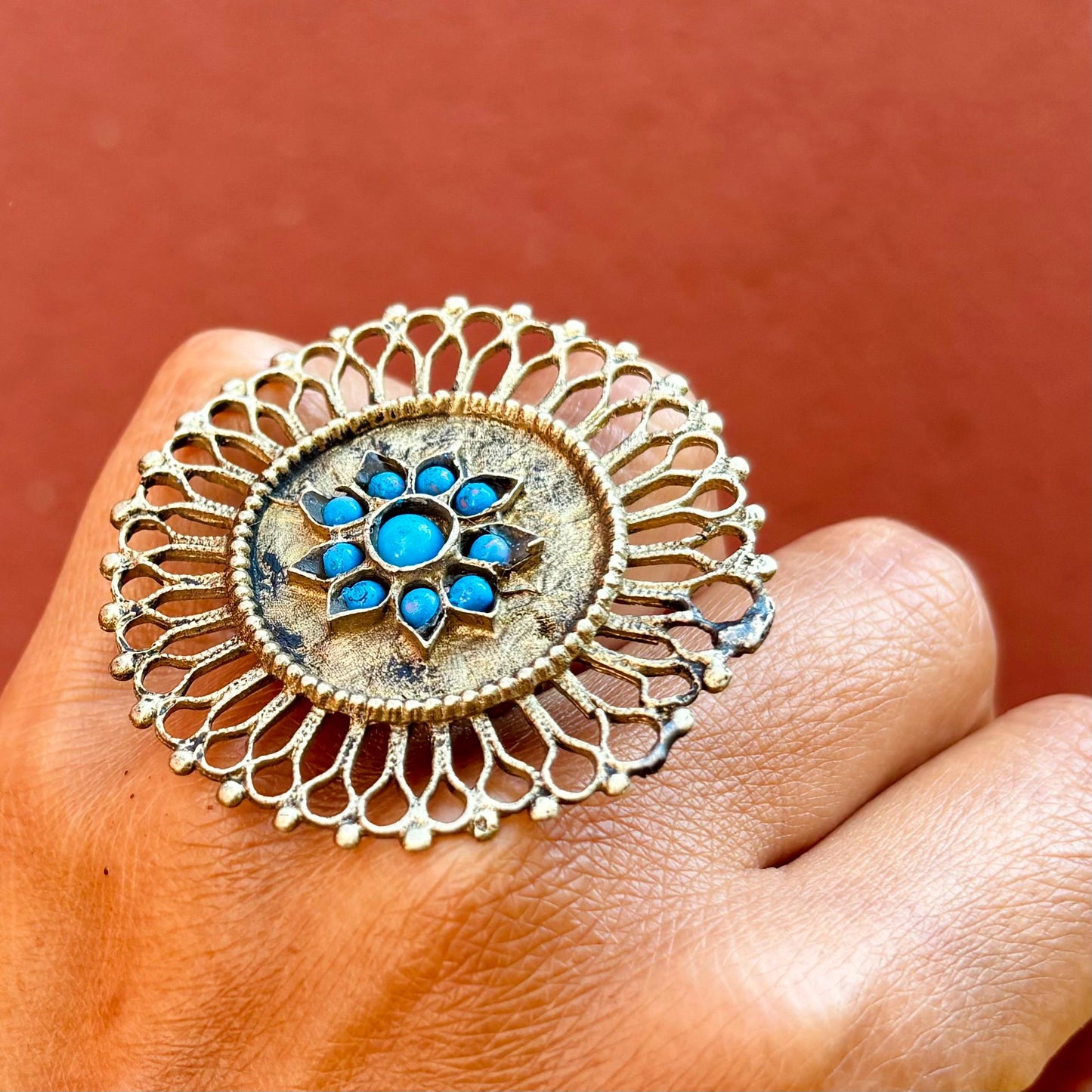 Grosse bague Afghane tribale ethnique vintage, Bague soleil festival boho hippie gypsy, Bague dorée et bleu orientale asiatique ajustable