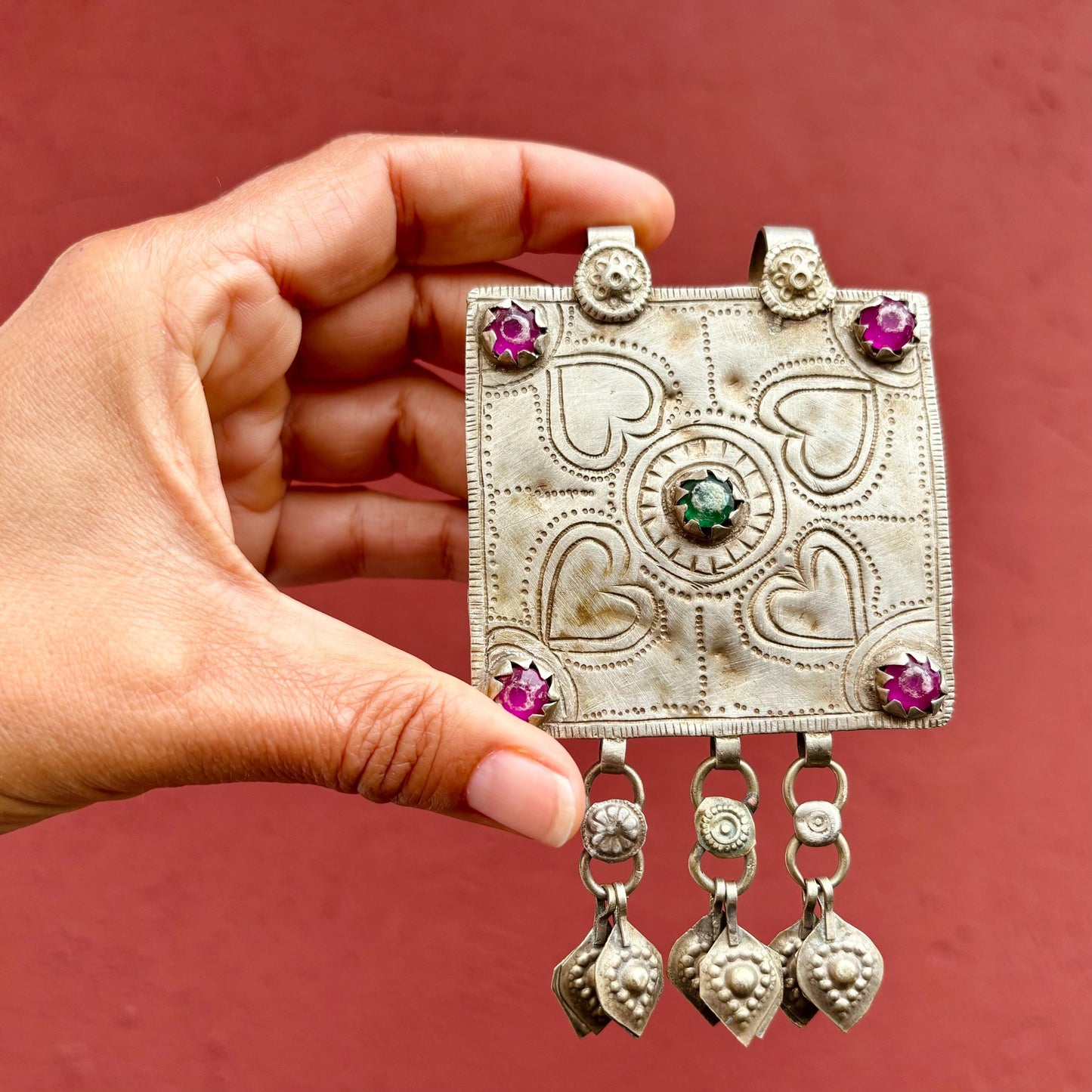 Pendentif tribal carré gravé, bijou ethnique Afghan danse orientale, Pendentif collier vintage Cachemire Bijou asiatique gypsy boho festival