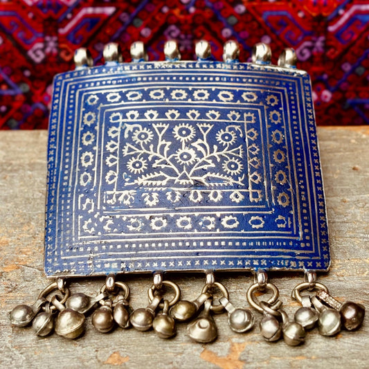 Les émaux en bijouterie — Éclat vibrant des couleurs et savoir-faire millénaire