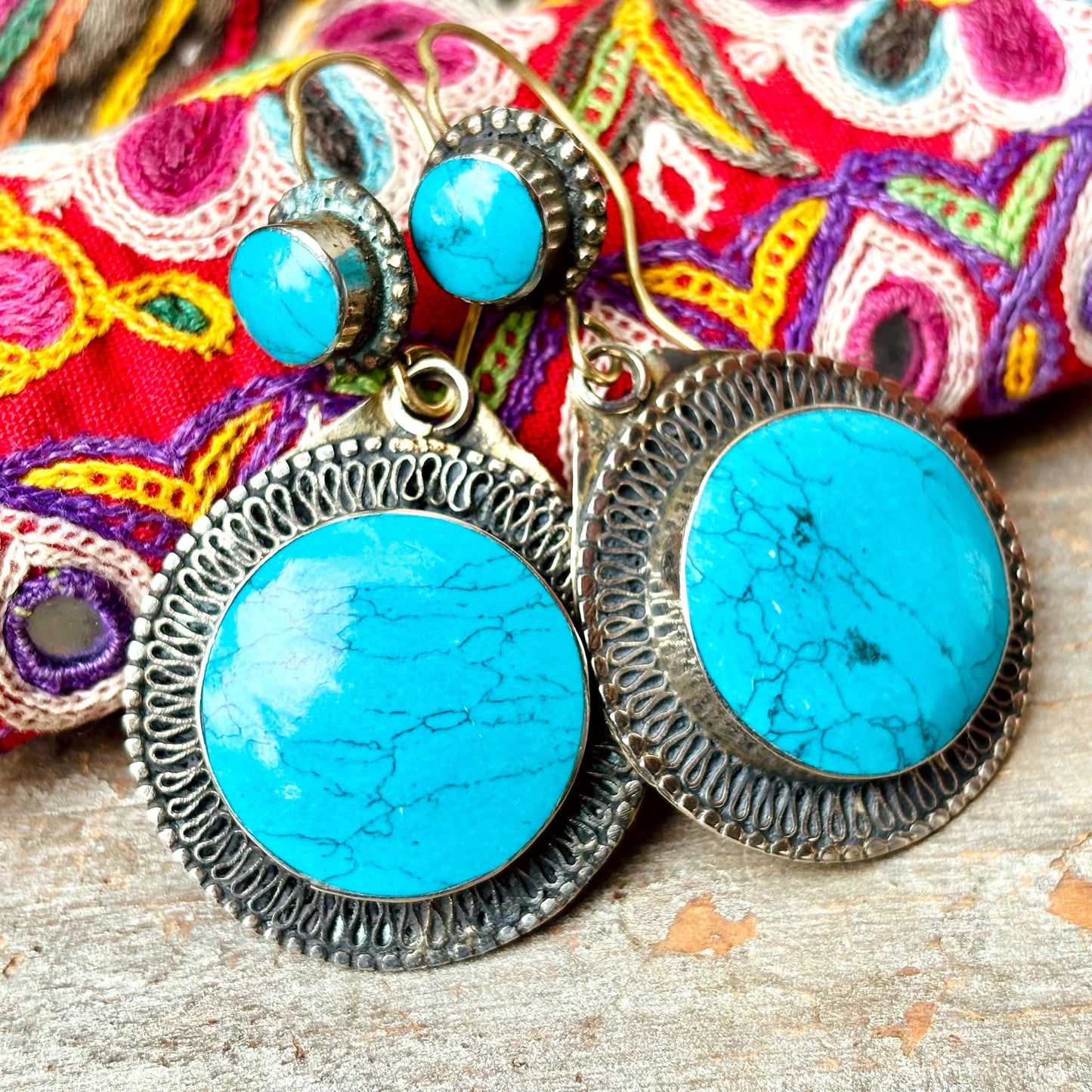 Boucles d’oreille rondes turquoise orientales boho, Boucles d’oreille argenté pierre bleue, Bijou tribal ethnique asiatique, Cadeau femme