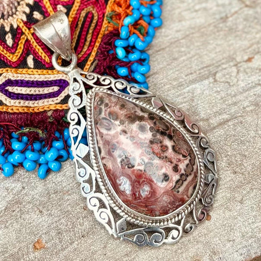 Pendentif argent jaspe léopard, Pendentif goutte pierre naturelle vintage, Bijou indien oriental asiatique fait main, Collier avec pierre