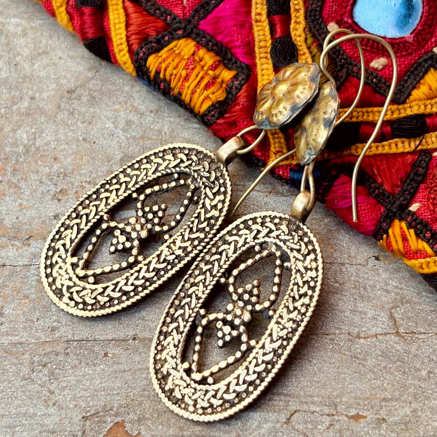Boucles d’oreille dorée ovale filigrane, Boucles d’oreille Kazakh, Bijoux ethniques, Boucles ethniques tribales orientales élégantes, Cadeau