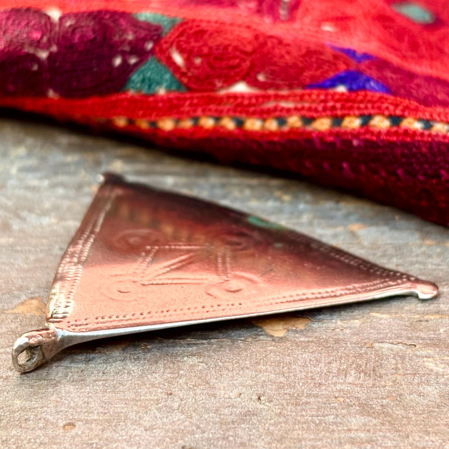 Pendentif triangle argent Berbère - Amulette protectrice du Sahara