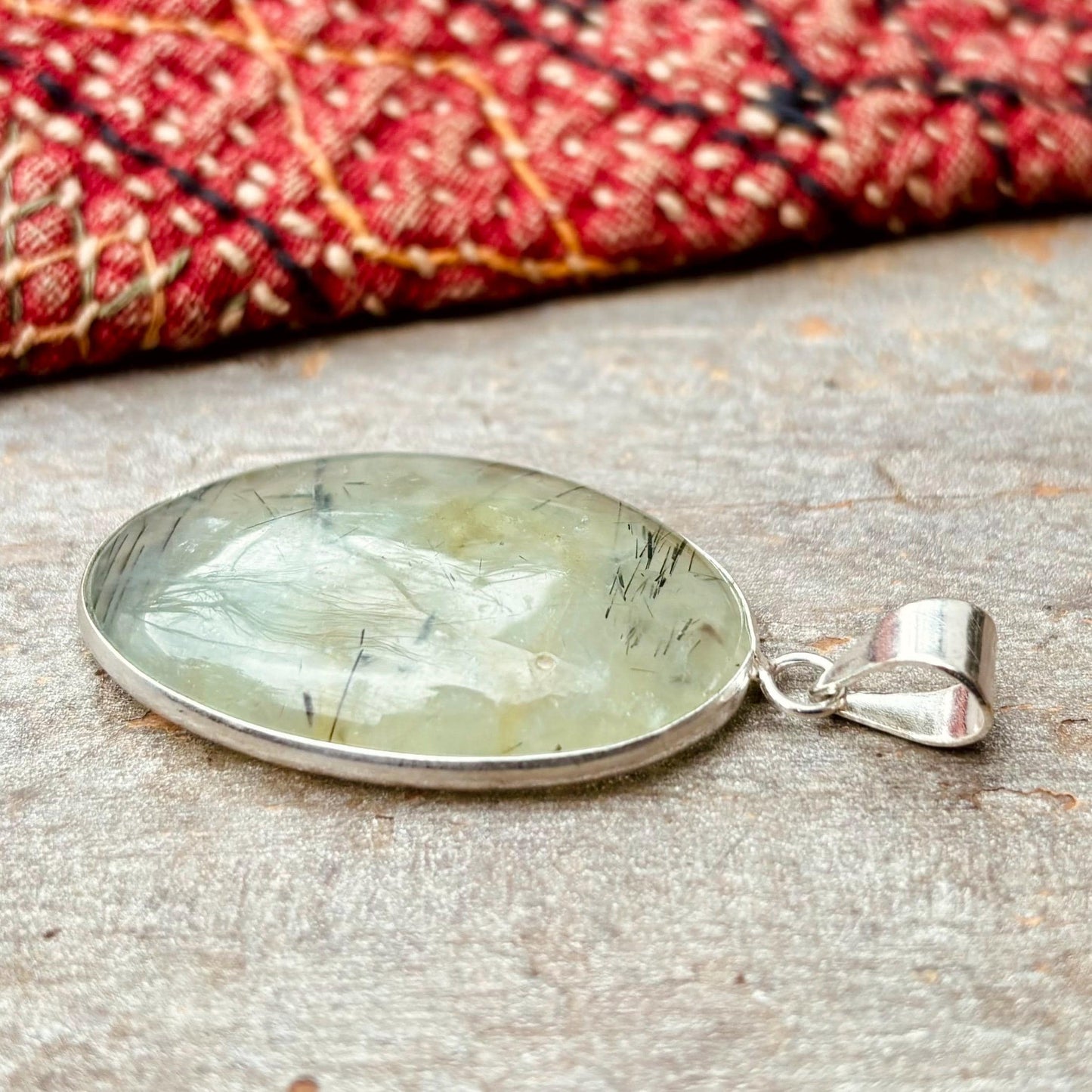 Pendentif préhnite argent massif, Pendentif ovale pierre verte, Pierre semi précieuse, Pierre naturelle, Collier pierre verte naturelle