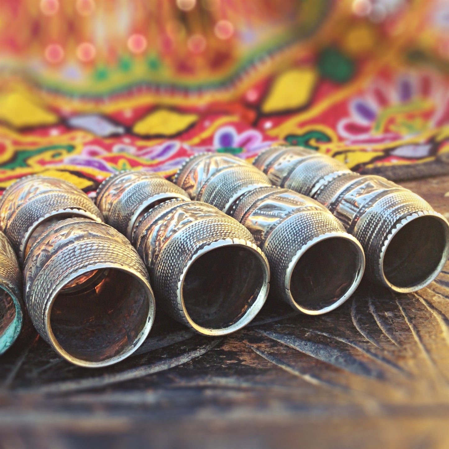 Lot de grosses perles antiques argent, Perles tribales Afghanes tonneau baril grand trou, Perles ethniques tribales vintage, Bijoux Turkmène