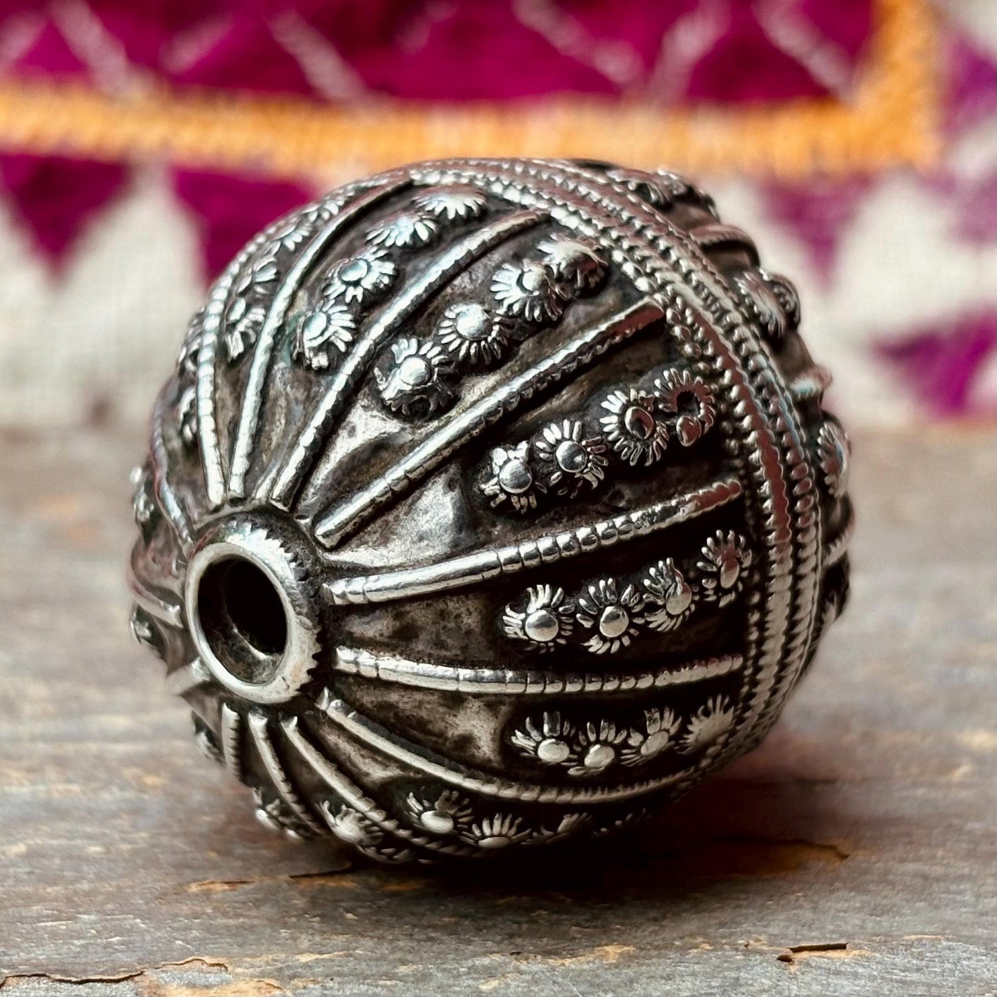 Grosse perle boule argent Yemen ethnique tribale, Perle vintage arabe Moyen-Orient, Perle antique de collection, Fabrication création bijoux