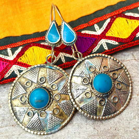 Boucles d’oreille dorée ronde pierre bleue, Style ethnique antique, Boucles asiatique tribale orientale élégante, Bijou boho Afghan Kazakh