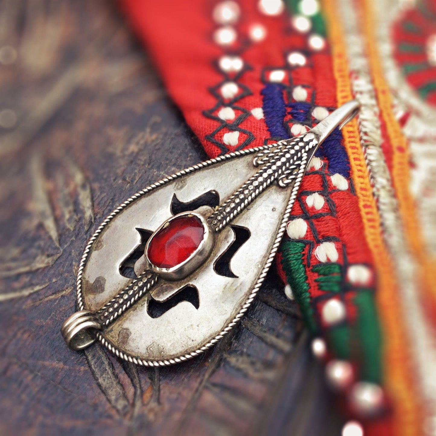 Antikes türkisches Silber-Pendant, Ethnisches afghanisches türkisches Vintage-Schmuckstück, Schmuck aus asiatischen nomadischen Stämmen, Tribal-Haken-Pendant Asyk