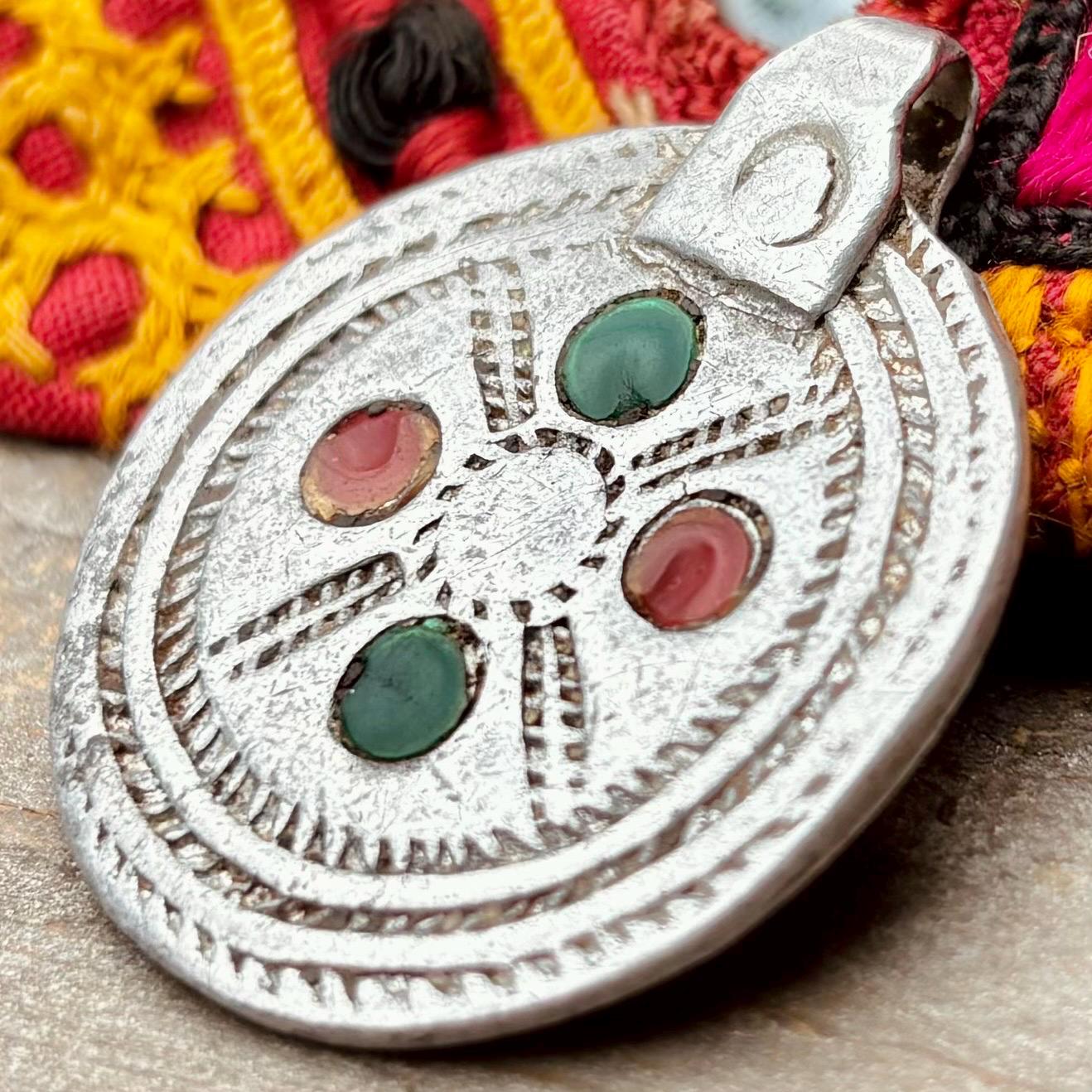 Pendentif rond aluminium vintage, Pendentif ancien métal Ethiopie africain, Antiquités Ethiopie Amulette Talisman, Bijou ethnique tribal