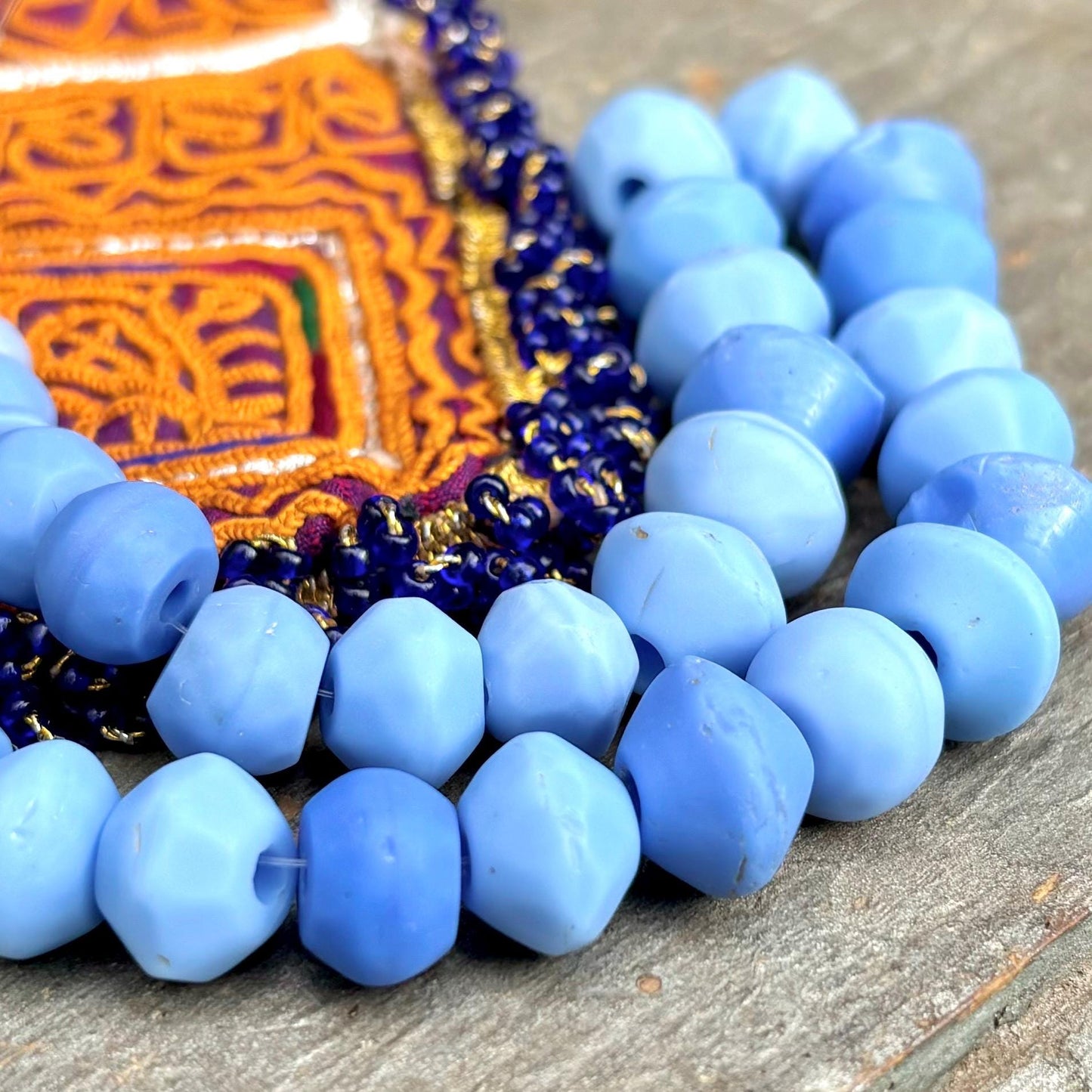 Perles Bohême Vaseline Antiques Bleues - Perles Commerce Africaines Verre Tchèque - Bicône Bleu Ciel Lavande Vintage