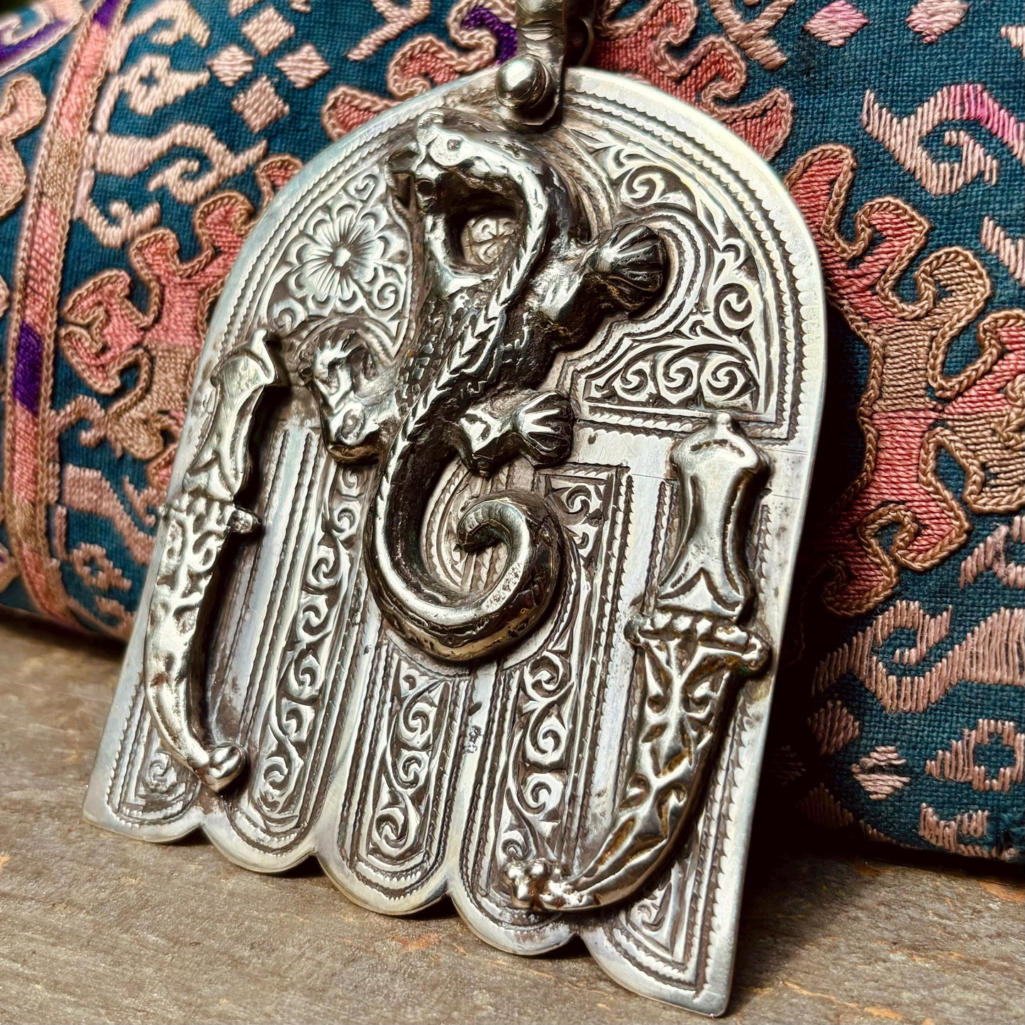 Colgante de plata Mano de Fátima con salamandra, Hamsa, Khamsa, Joya árabe oriental, Antigüedades Marruecos Magreb, Amuleto Talismán vintage, Regalo