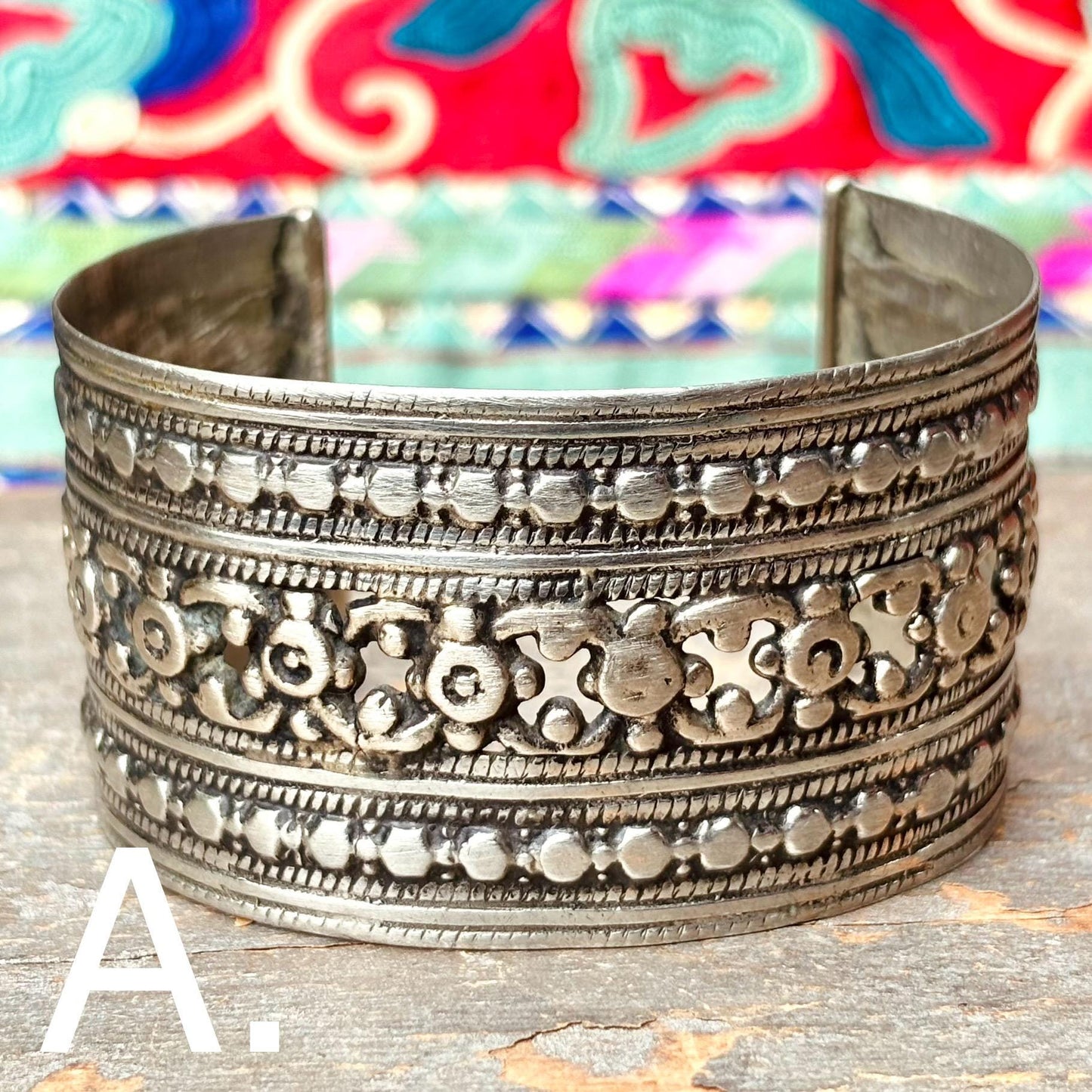 Bracelet tribal boho afghan au Bracelet tribal boho afghan au choix - Manchette métal ethnique ancien tribu kuchi vintage, Bracelet manchette métal ethnique ancien tribu Kuchi vintage, Bijou antique, Danse orientale festival