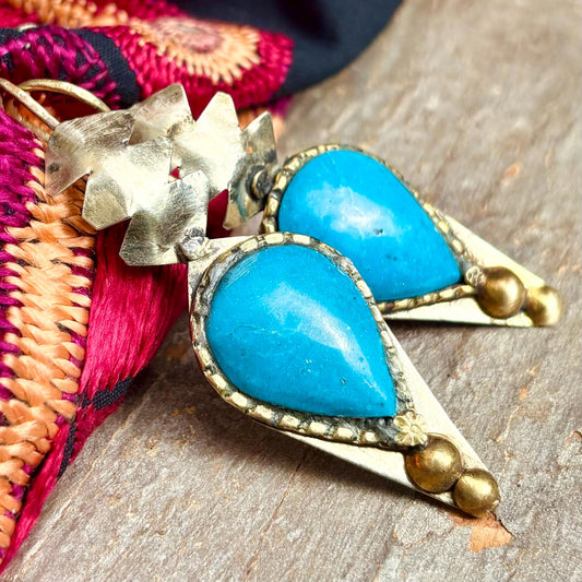 Boucles d’oreille turquoise argenté, Style boho oriental asiatique, Boucles d'oreille rigide tribal pierre bleue Inde, Bijou ethnique bohème