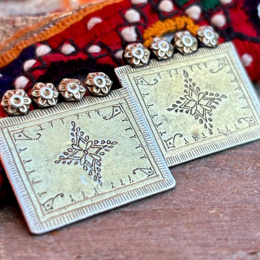 4 pendentifs tribal ethnique Turkmène Yomud, Pendentif rectangulaire ancien argent doré, Bijou asiatique oriental vintage, Antiquités Asie