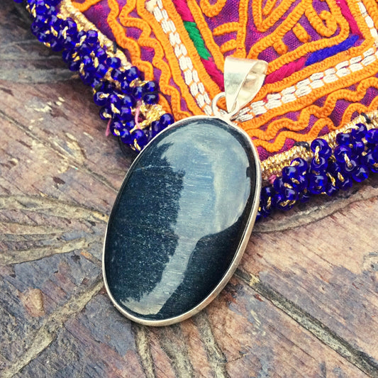 Pendentif œil de faucon, Œil de tigre bleu, Argent massif, Pendentif ovale, Pierre naturelle, Pierre semi précieuse, Pendentif pierre bleue