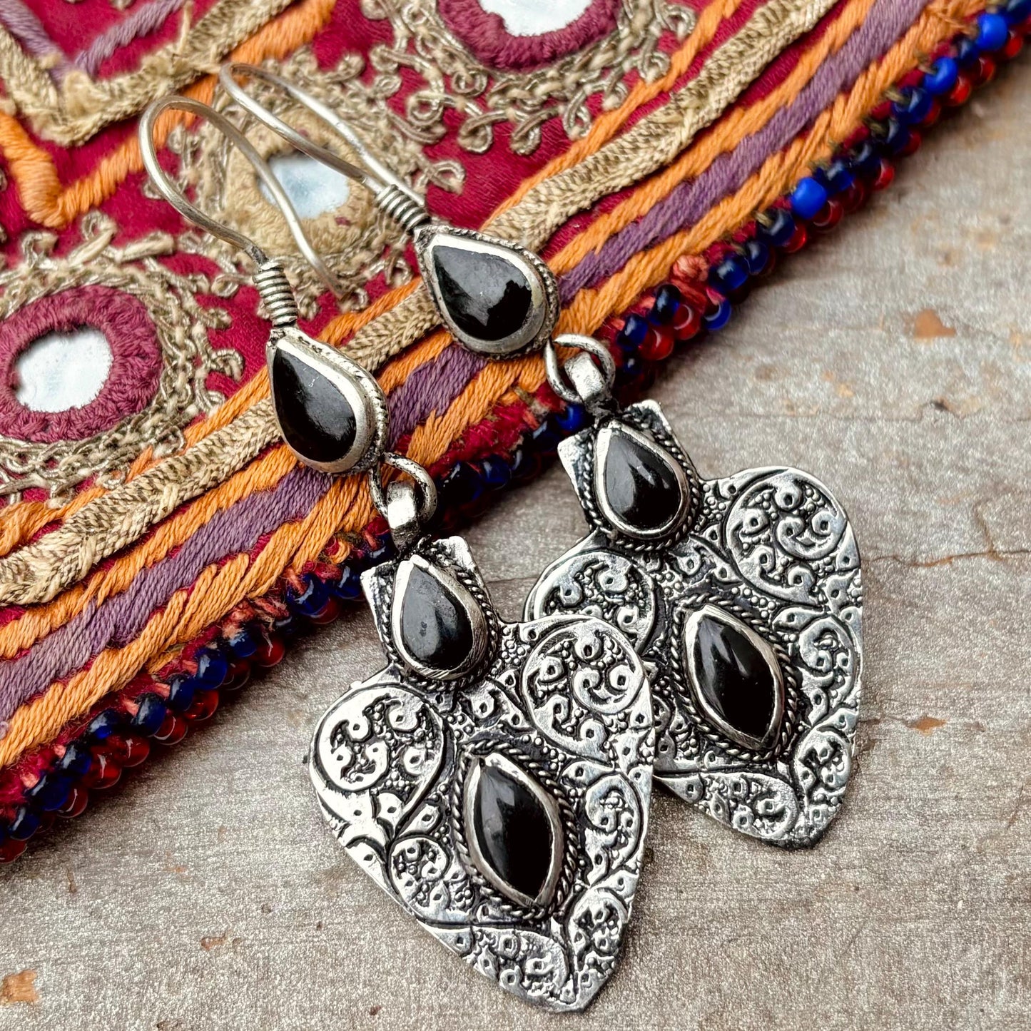 Boucles d'oreilles asyk Turkmènes cœur argenté - talisman tribal Ersari