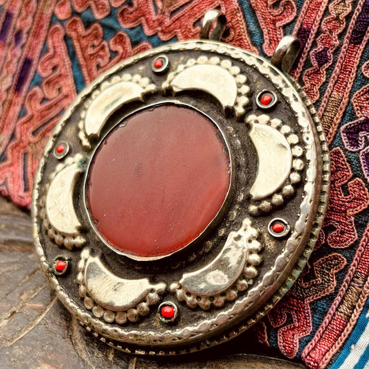 Pendentif Turkmène Rond Cornaline Argent - Bijou Tribal Ethnique Pierre Naturelle - Statement Oriental Vintage