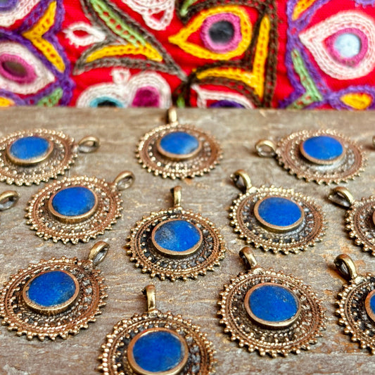 3 charms ronds lapis, Petit pendentif pierre bleue vintage ethnique afghan, Bijou tribu Kuchi tribal fusion, Création Fabrication de bijoux