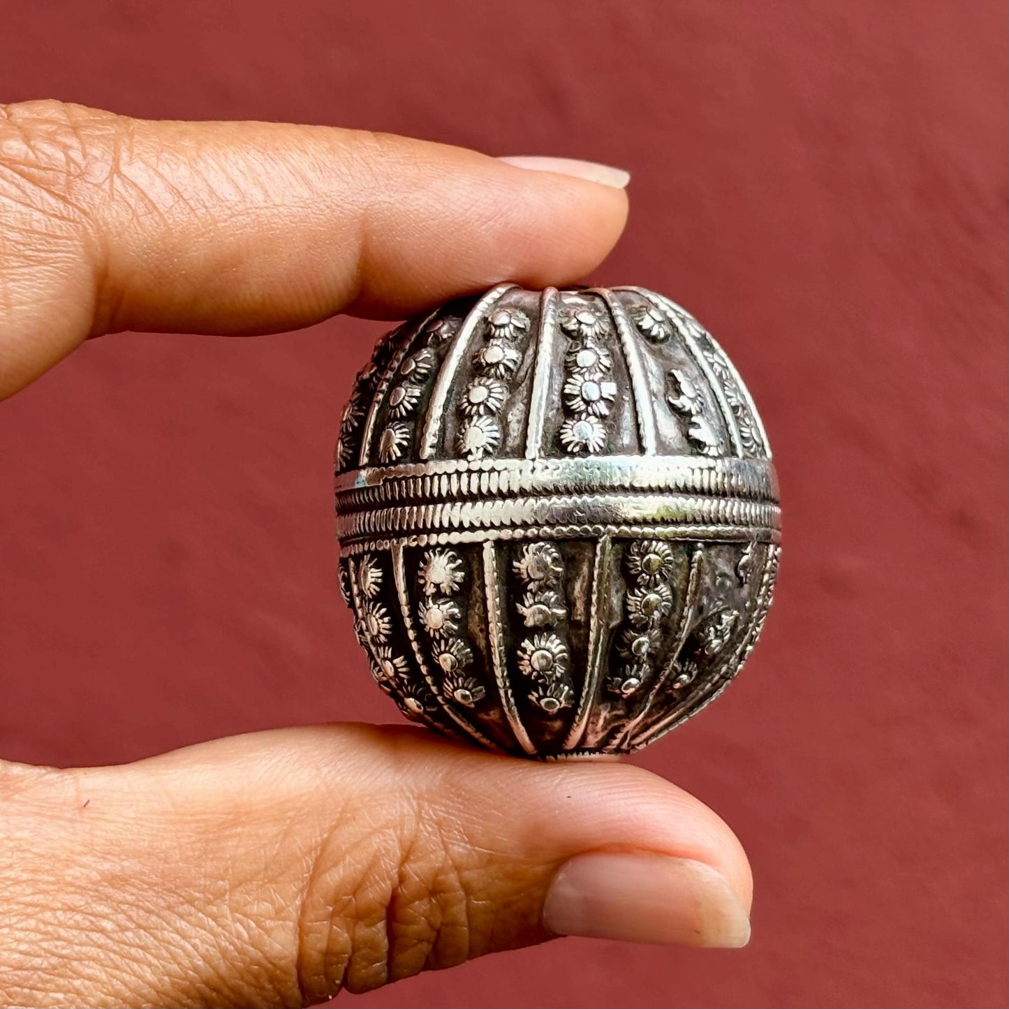 Grosse perle boule argent Yemen ethnique tribale, Perle vintage arabe Moyen-Orient, Perle antique de collection, Fabrication création bijoux