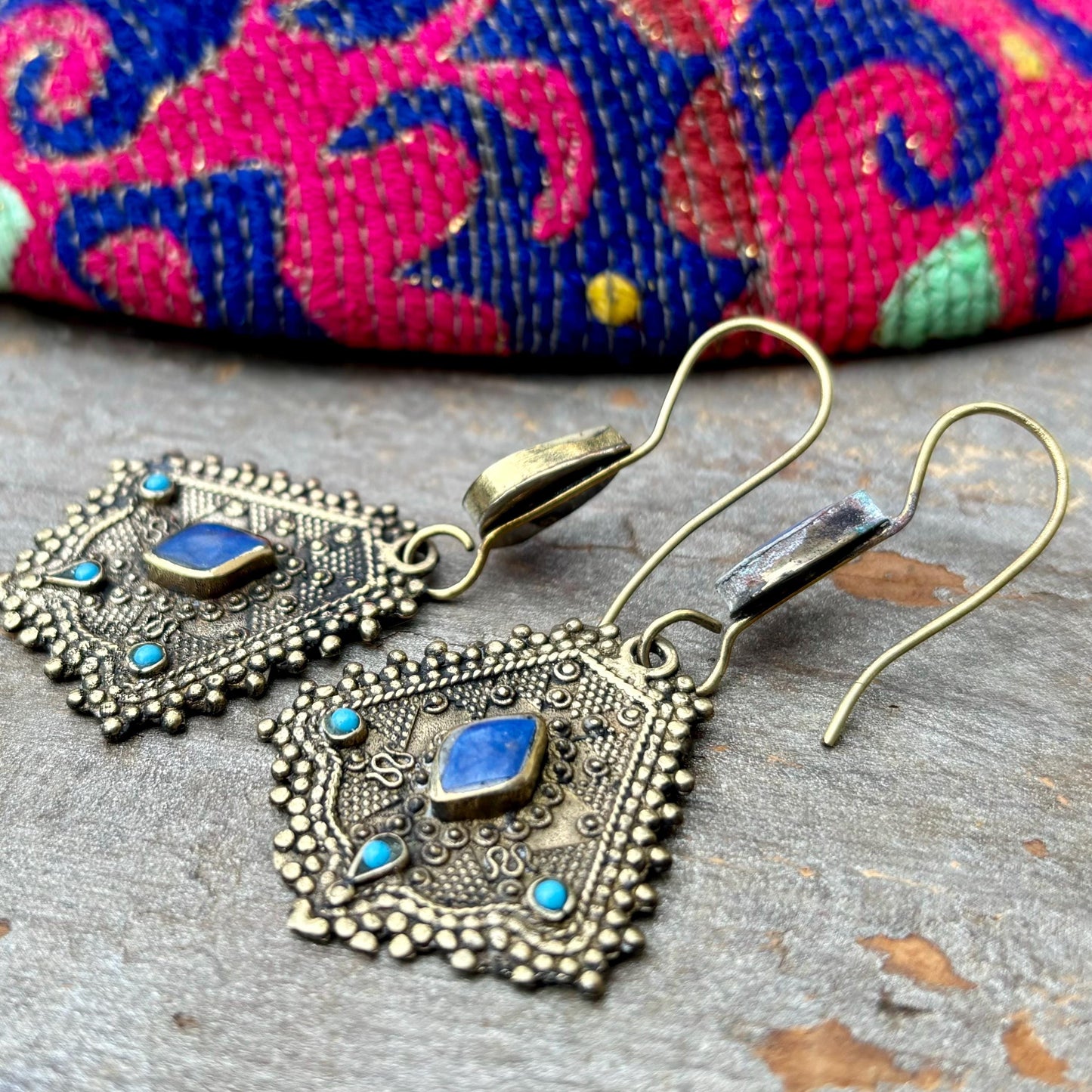 Boucles d’oreille lapis lazuli, Boucles ethniques, tribales pierre bleue, Boucles d’oreille gypsy bohème, Bijoux festival afghans, Cadeau