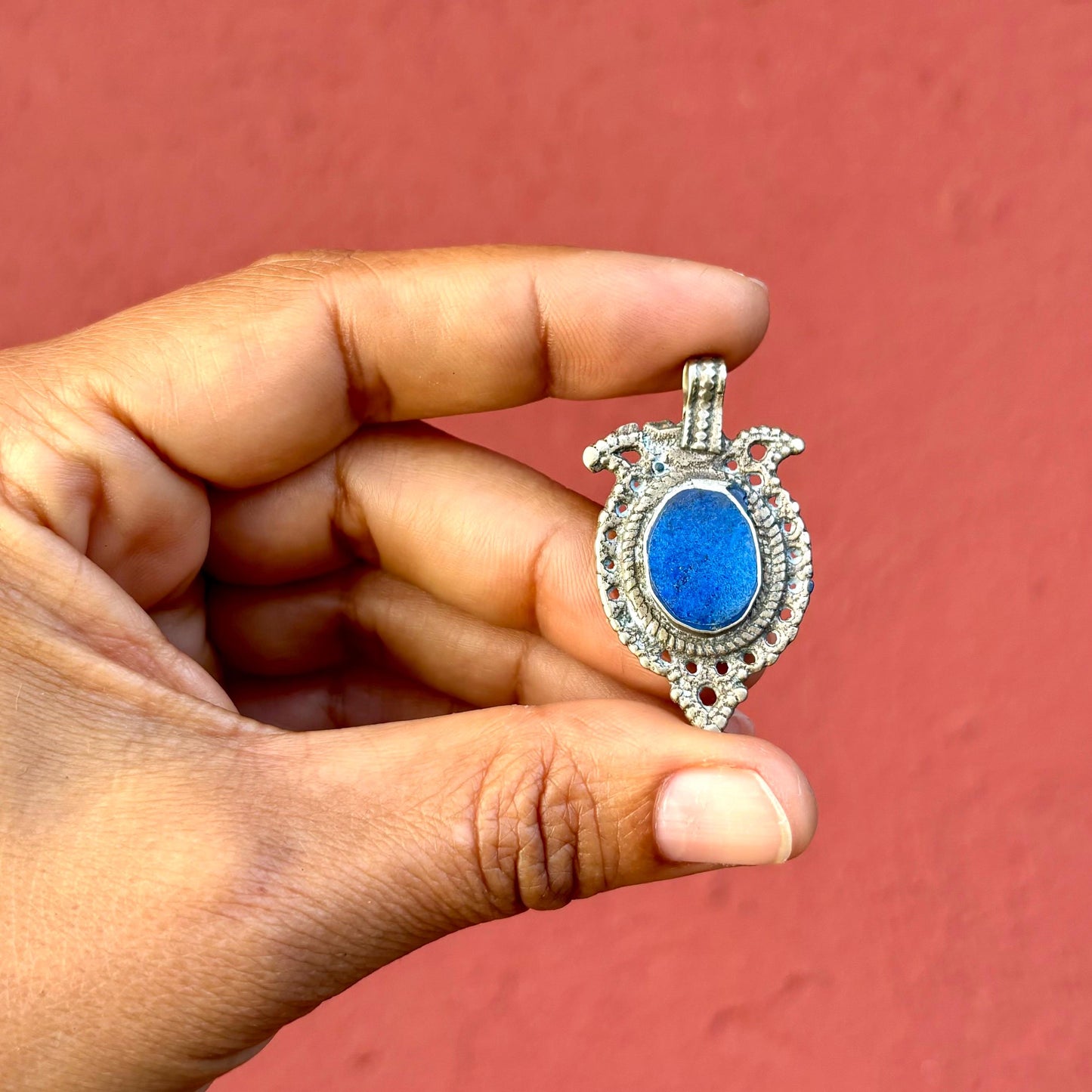 Lot de 5 pendentifs anciens afghans métal lapis, Conception bijoux vintage asiatiques oriental tribus nomades, Danse orientale tribal fusion