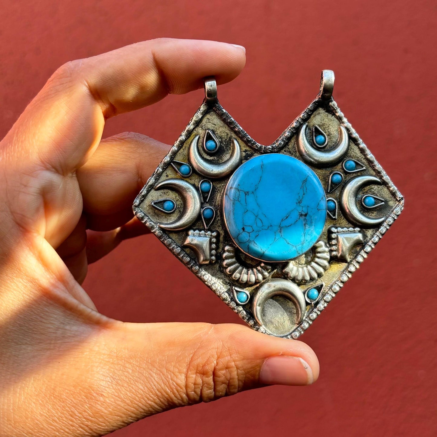 Pendentif turquoise ethnique pierre bleue, Collier tribal oriental, Pendentif losange argenté, Collier afghan traditionnel Asie vintage