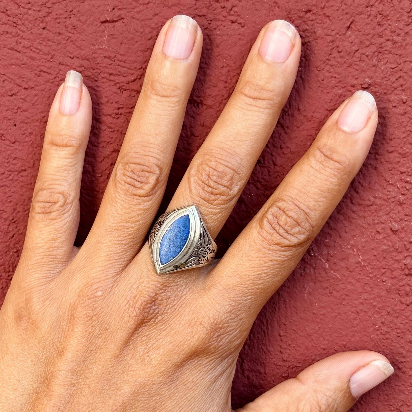 Bague argent lapis lazuli, Bague ethnique vintage, Bague tribale pierre bleue pointe, Bague afghane orientale ethnique, Cadeau pour femme