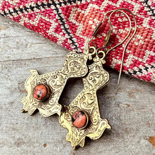 Boucles d’oreille dorées corail oiseaux ethniques orientales, Boucles d’oreille tribale vintage, Bijou tribus nomades, Style antique bohème