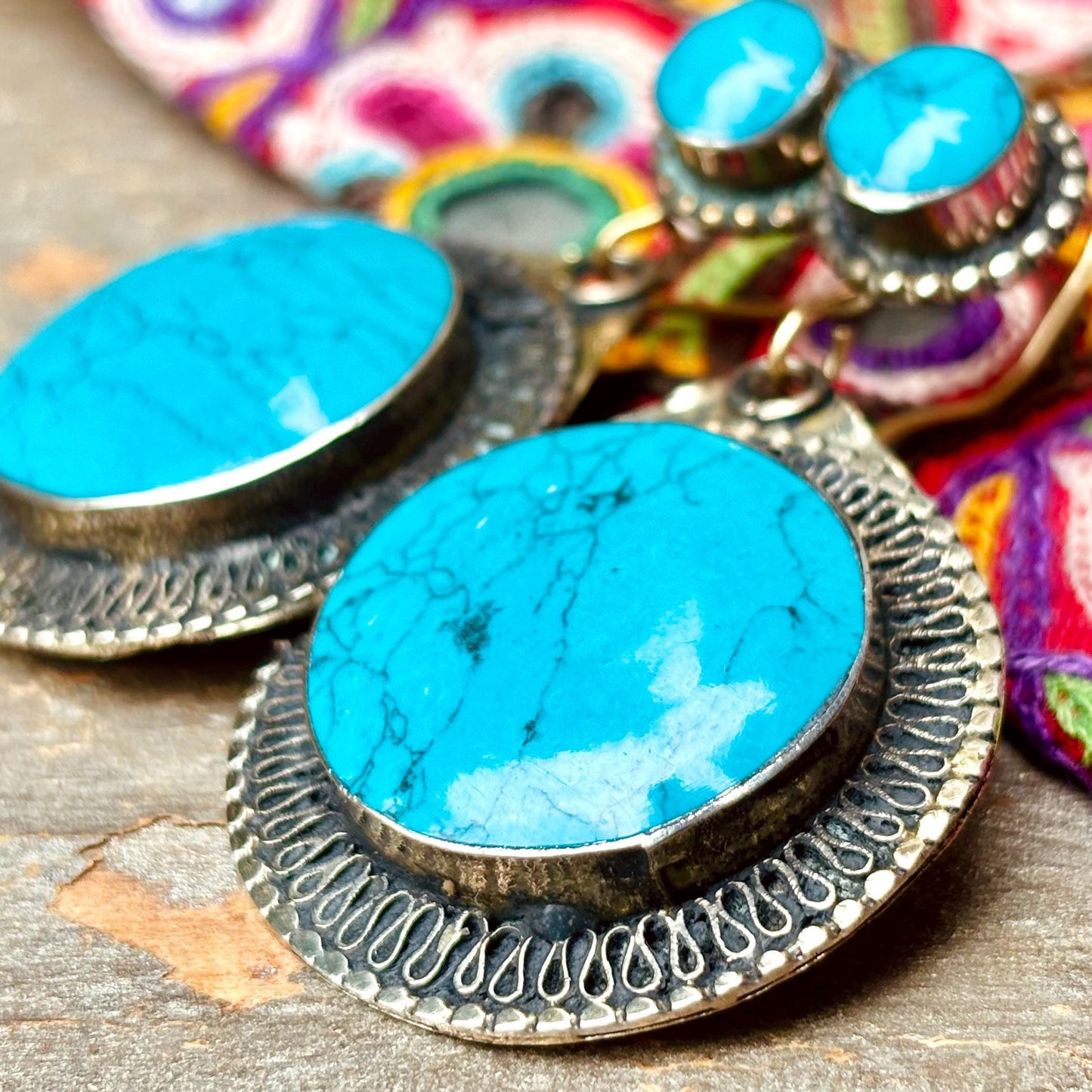 Boucles d’oreille rondes turquoise orientales boho, Boucles d’oreille argenté pierre bleue, Bijou tribal ethnique asiatique, Cadeau femme