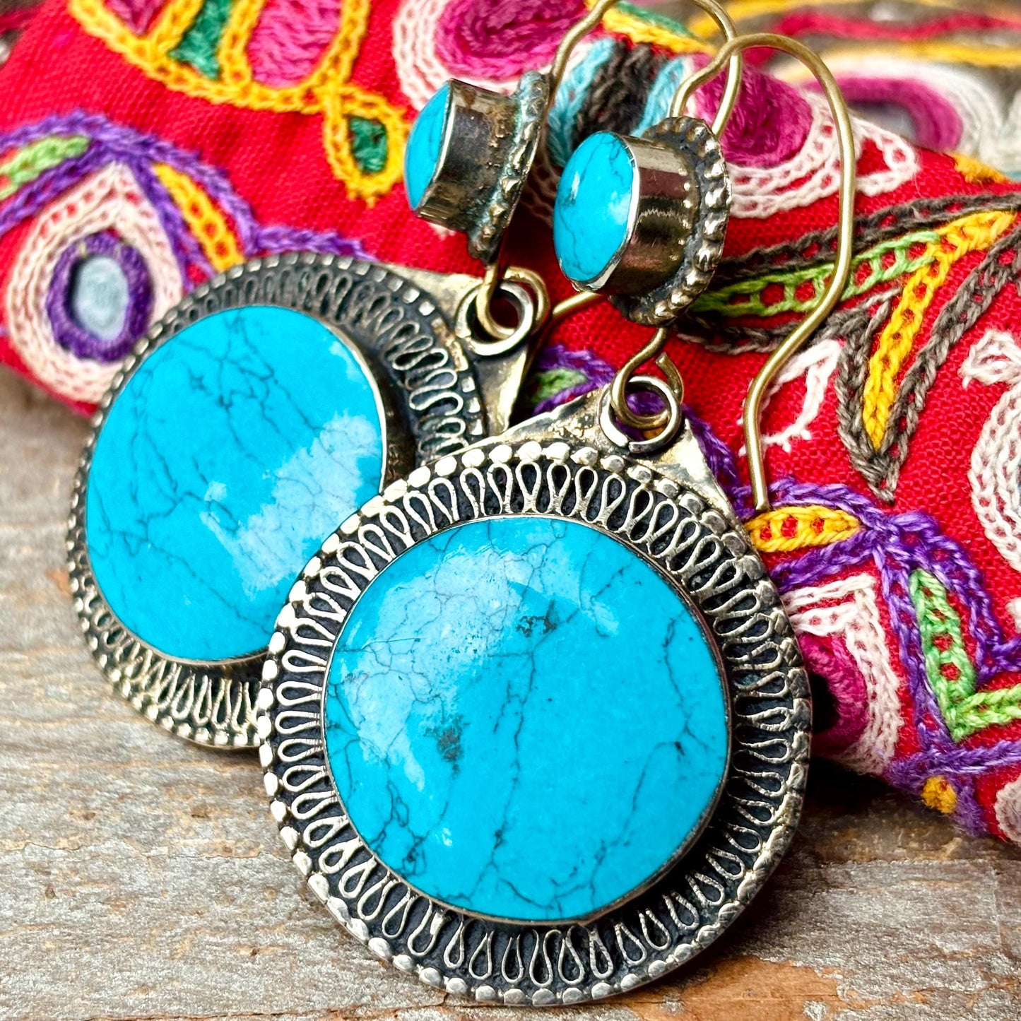 Boucles d’oreille rondes turquoise orientales boho, Boucles d’oreille argenté pierre bleue, Bijou tribal ethnique asiatique, Cadeau femme