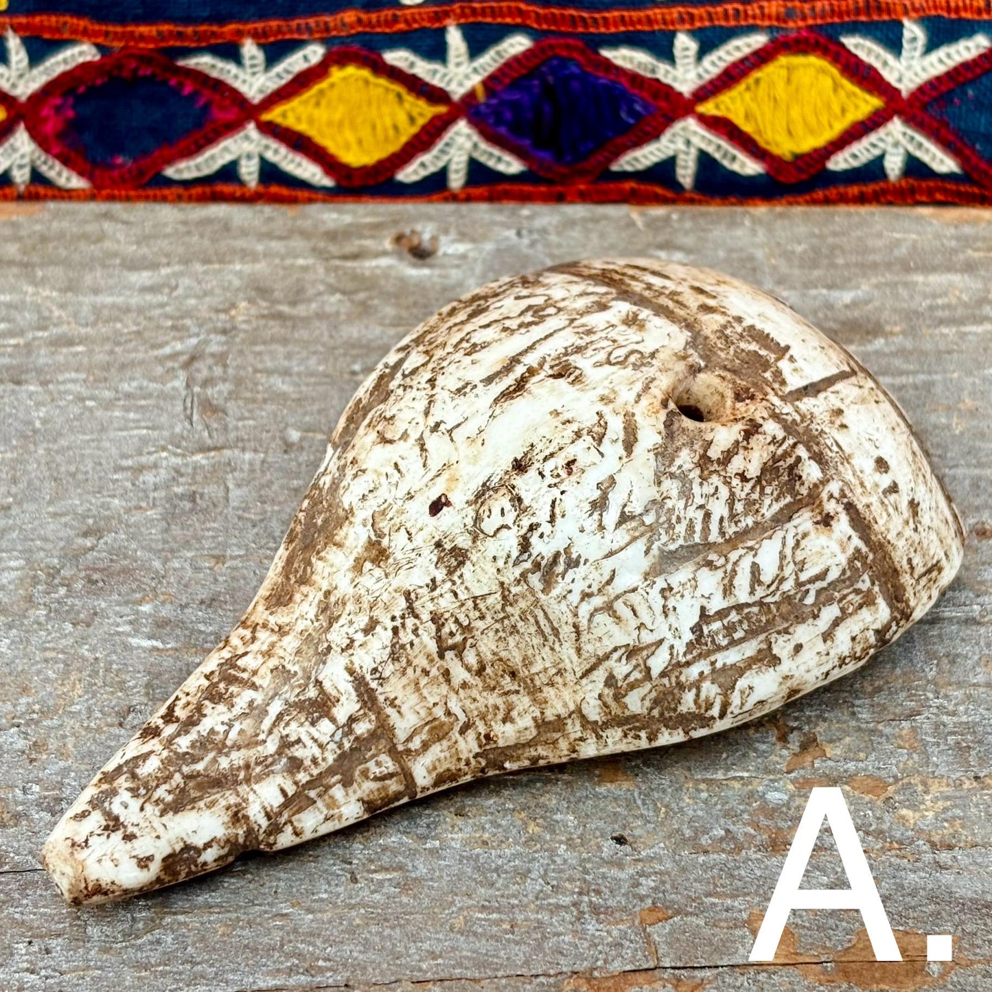 Coquillage ancien Nagaland, Pendentif coquillage vintage, Antiquités Inde Naga, Bijoux Nagaland, Bijou ethnique tribal ancien, Conque