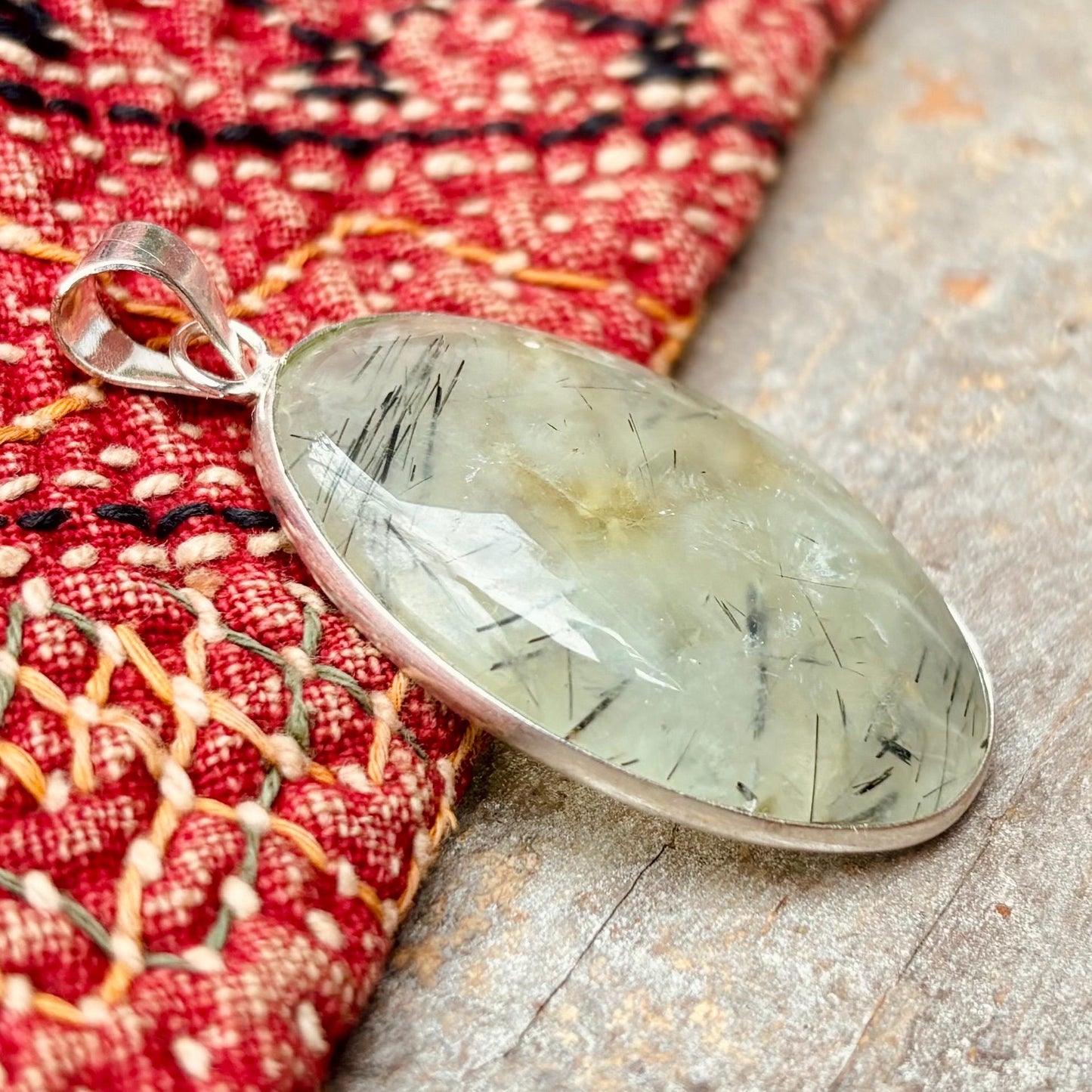 Pendentif préhnite argent massif, Pendentif ovale pierre verte, Pierre semi précieuse, Pierre naturelle, Collier pierre verte naturelle