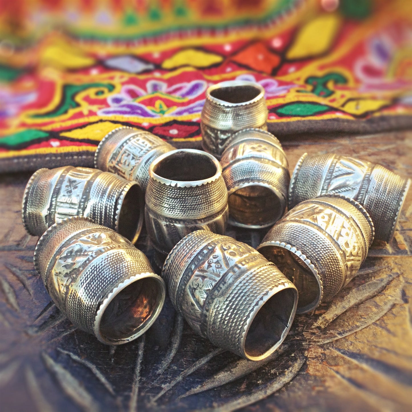 Lot de grosses perles antiques argent, Perles tribales Afghanes tonneau baril grand trou, Perles ethniques tribales vintage, Bijoux Turkmène