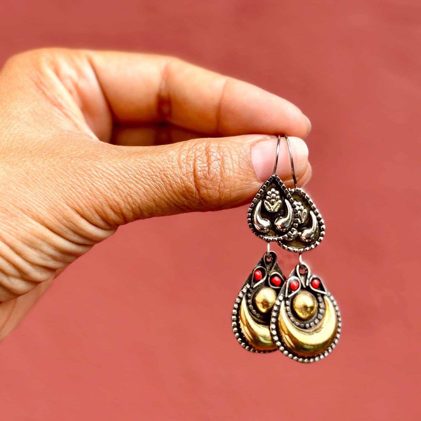 Boucles d'oreilles croissant de lune dorées afghanes - Bijou ethnique tribal oriental