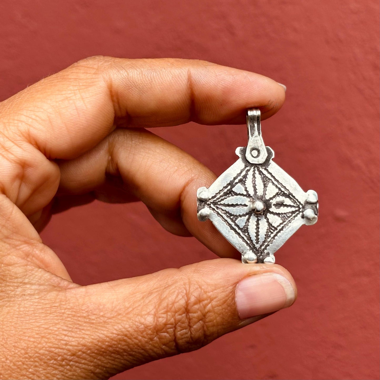 Petite croix du Sud argent nielle Berbère Touareg Maroc Sahara, Bijou ethnique tribal arabe oriental, Antiquités Maghreb Amulette Talisman