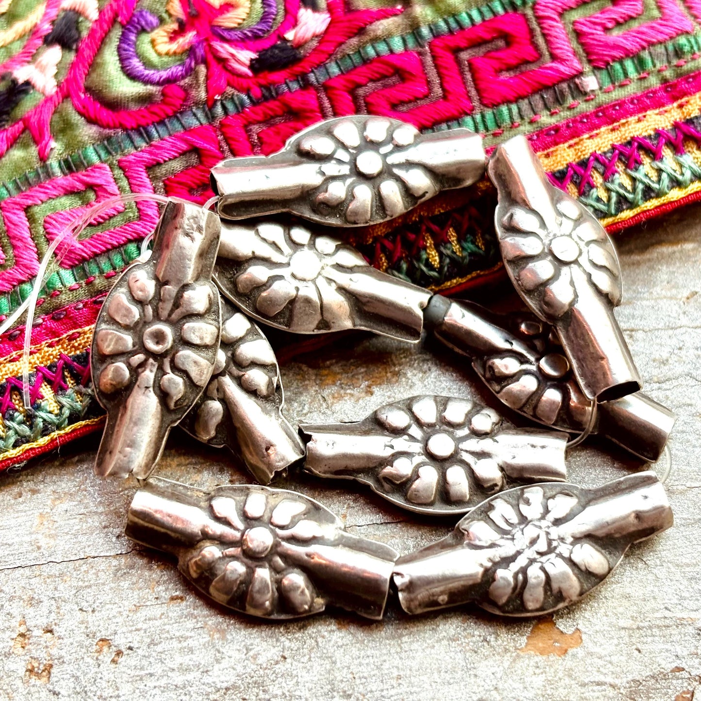 Perles argent Turkmènes Afghanistan, Perles anciennes antiques plates rares, Perles asiatiques orientales, Fournitures création bijoux