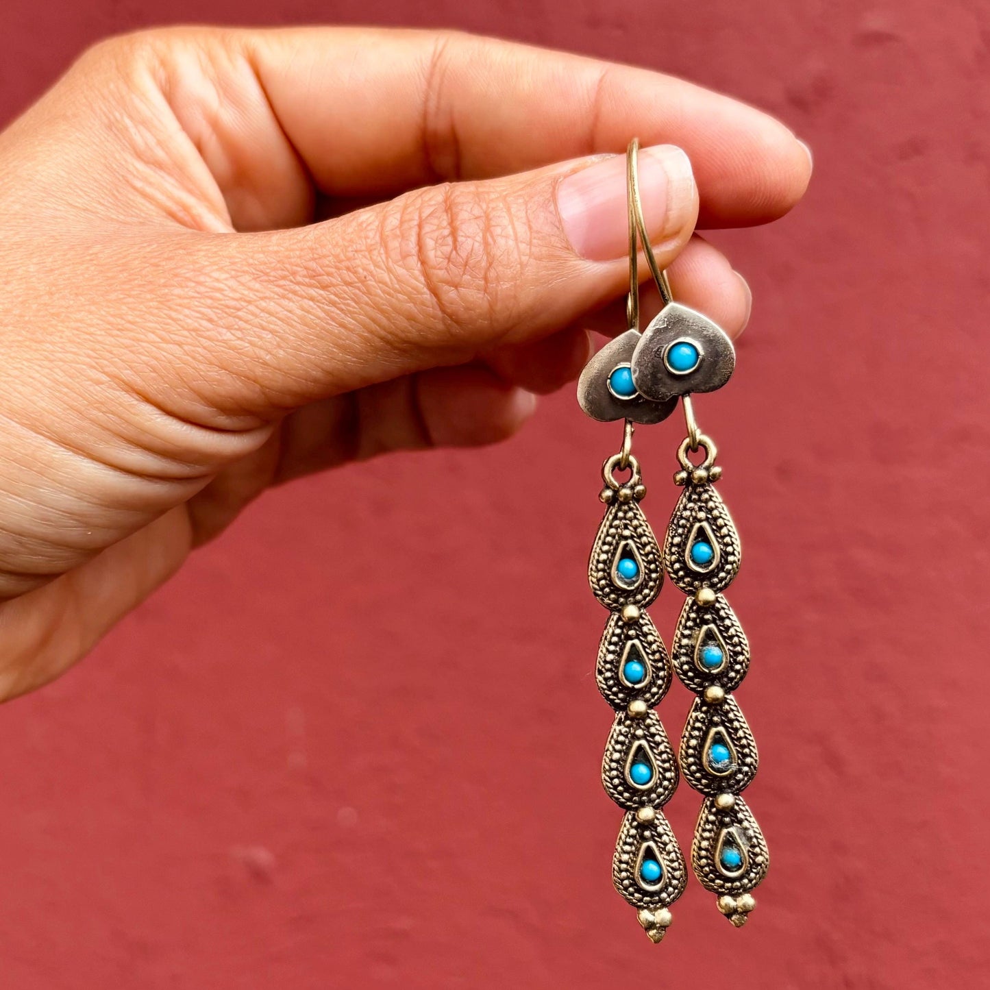 Boucles d’oreille boho ethniques tribales vintage, Bijou oriental asiatique Afghan, Boucles longues rigides pierre bleue, Cadeau pour femme