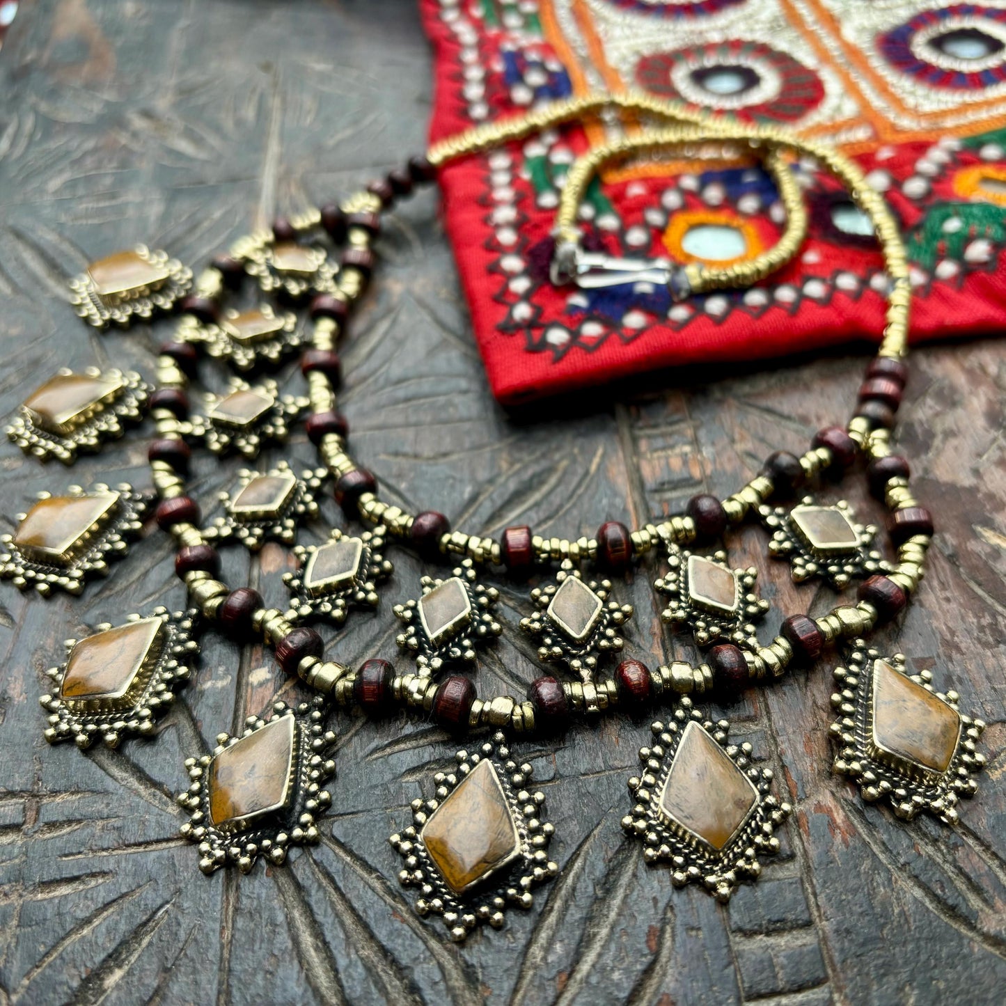 Collier tribal oriental plastron boho, Collier ethnique pierre, Bijoux afghan tribu nomade, Collier gypsy bohème festival, Danse orientale