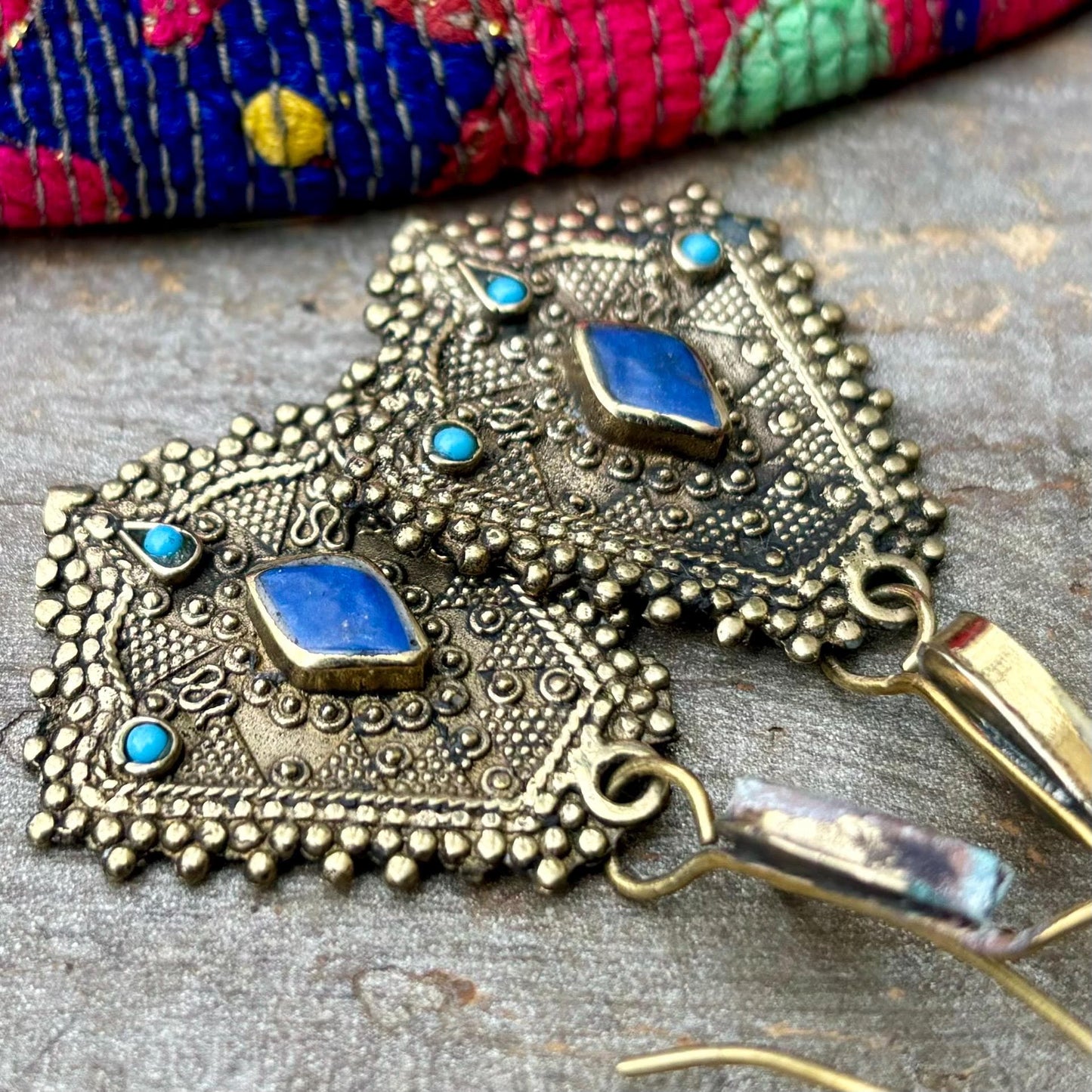 Boucles d’oreille lapis lazuli, Boucles ethniques, tribales pierre bleue, Boucles d’oreille gypsy bohème, Bijoux festival afghans, Cadeau