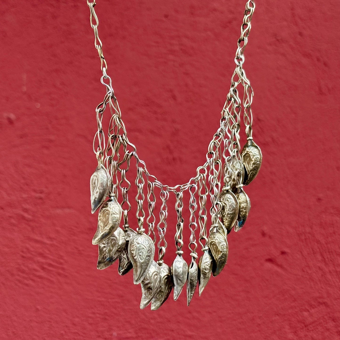 Collier ras de cou boho tribal Paisley, Vieux collier métal breloques, tribu Cachemire Inde, Style bohème chic hippie, Cadeau pour femme